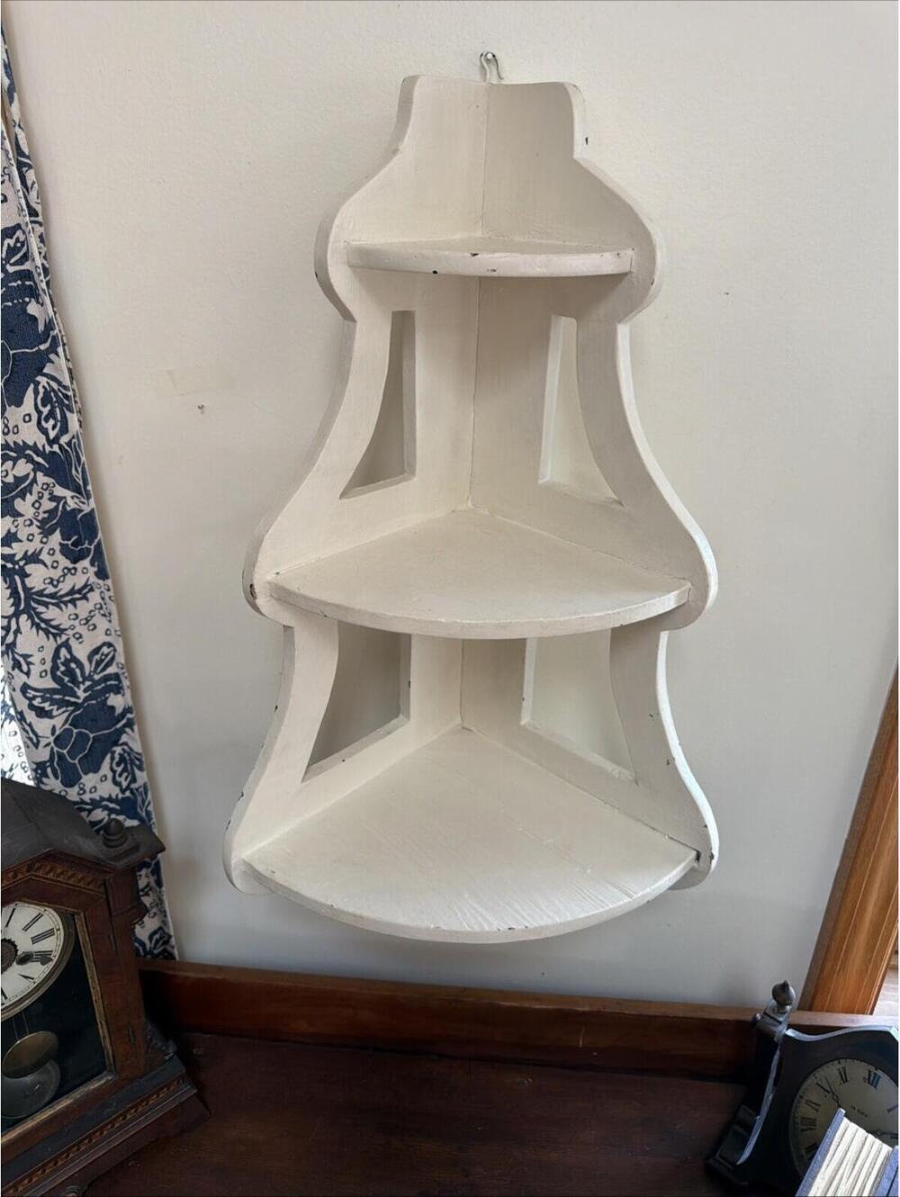 Antique Wood Wood Corner Wall Shelf 3 Tier White Shabby Chic Cottage Primitive - Picture 2 of 9
